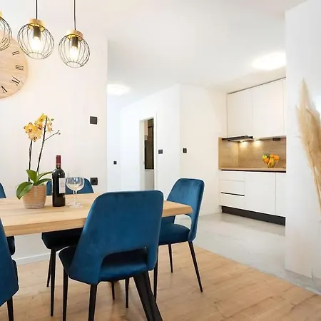 Glow Apartment *